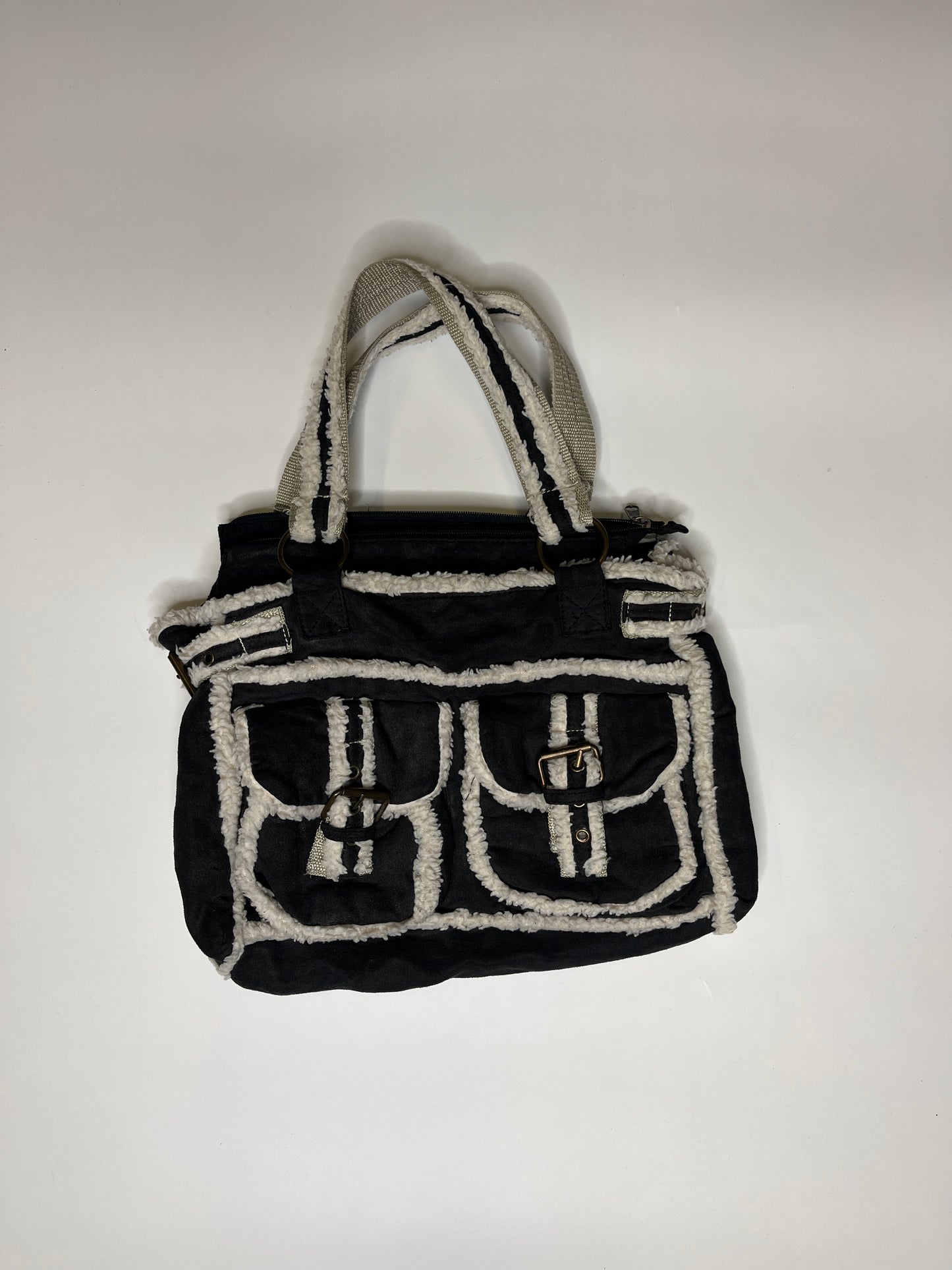 FLUFFY PURSE