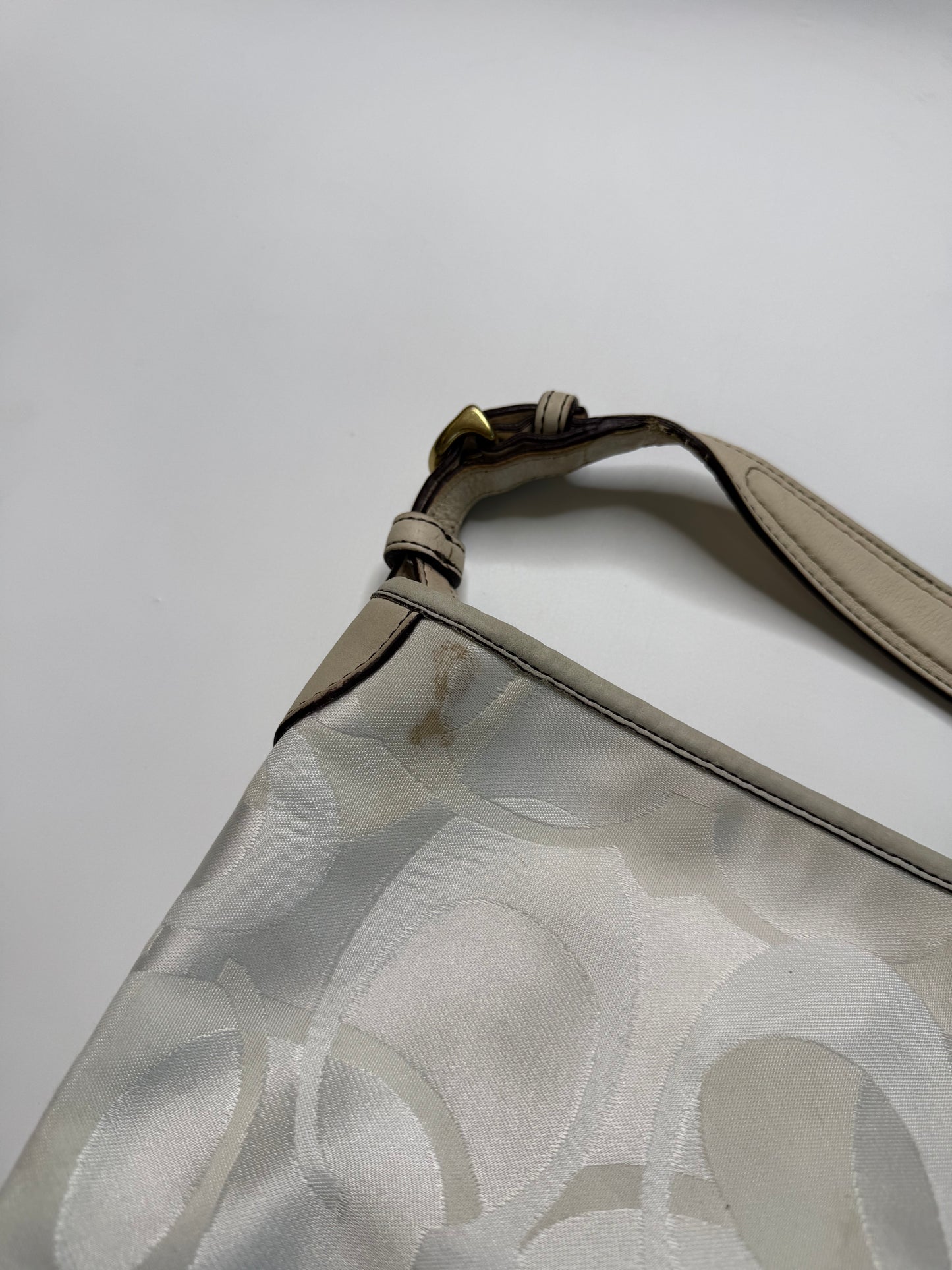 COACH VINTAGE SIGNATURE CANVAS HOBO BAG