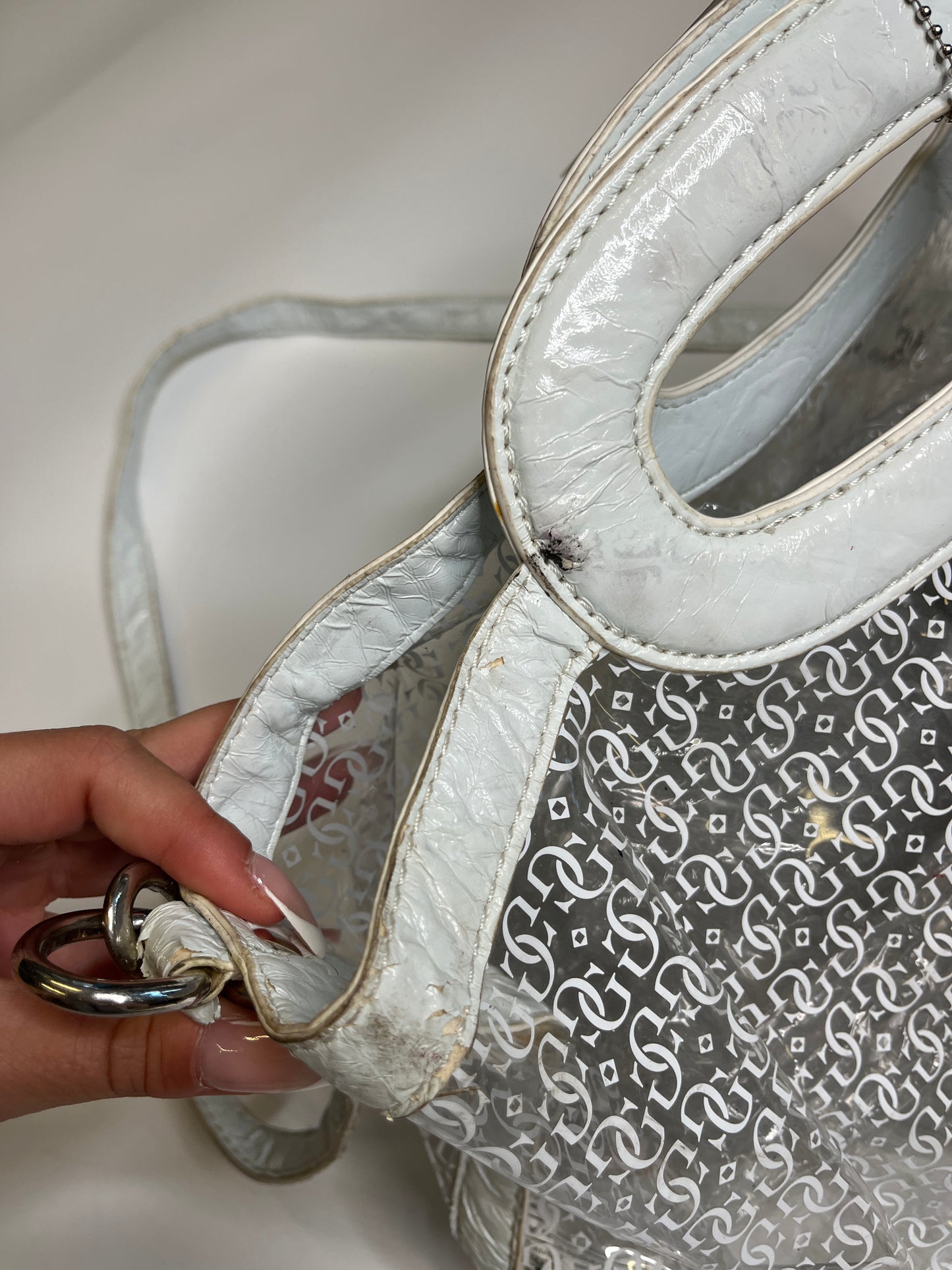 GUESS PURSE