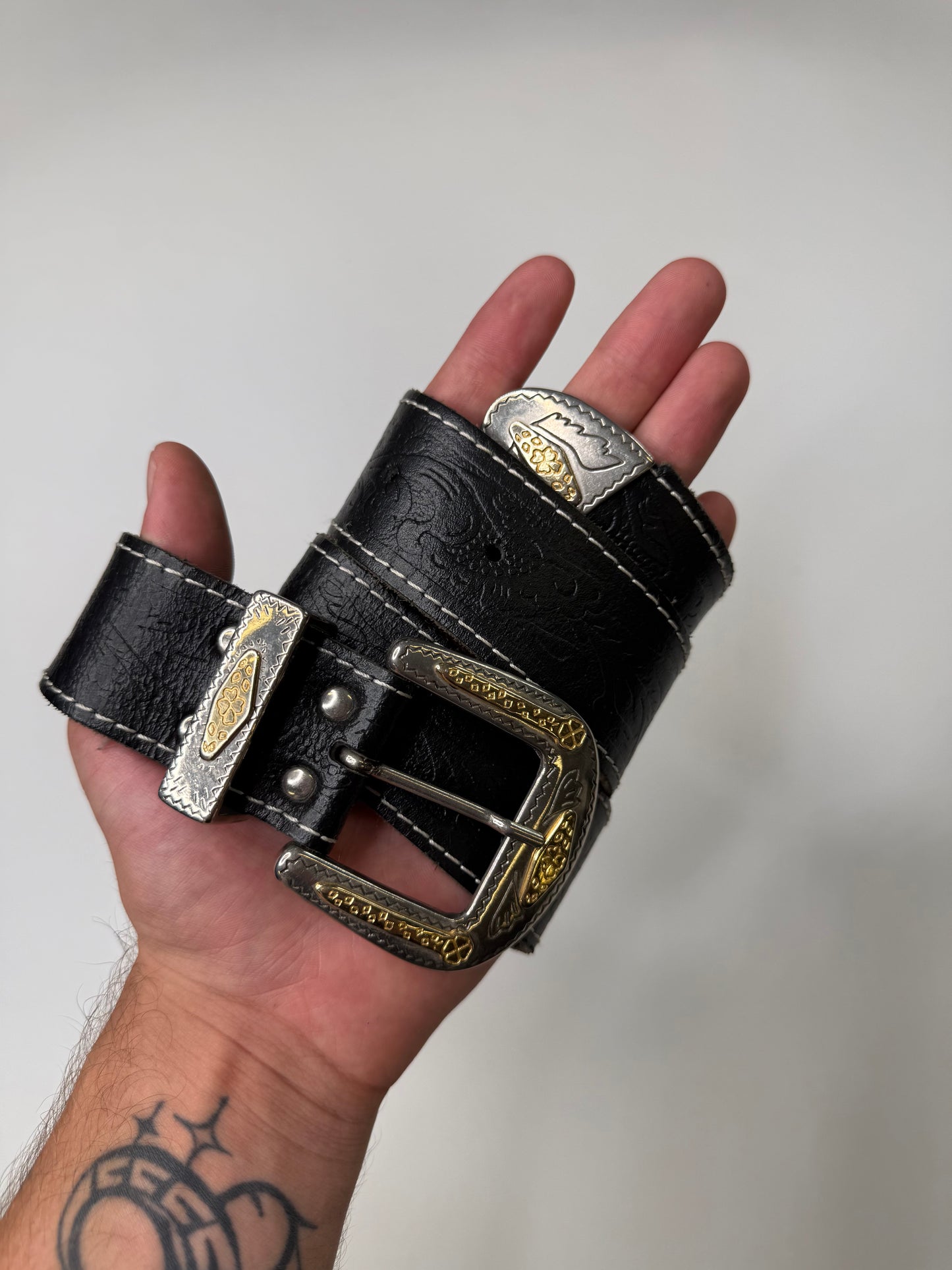 WESTERN TOOLED LEATHER BELT – SILVER BUCKLE BLACK (XS-S)