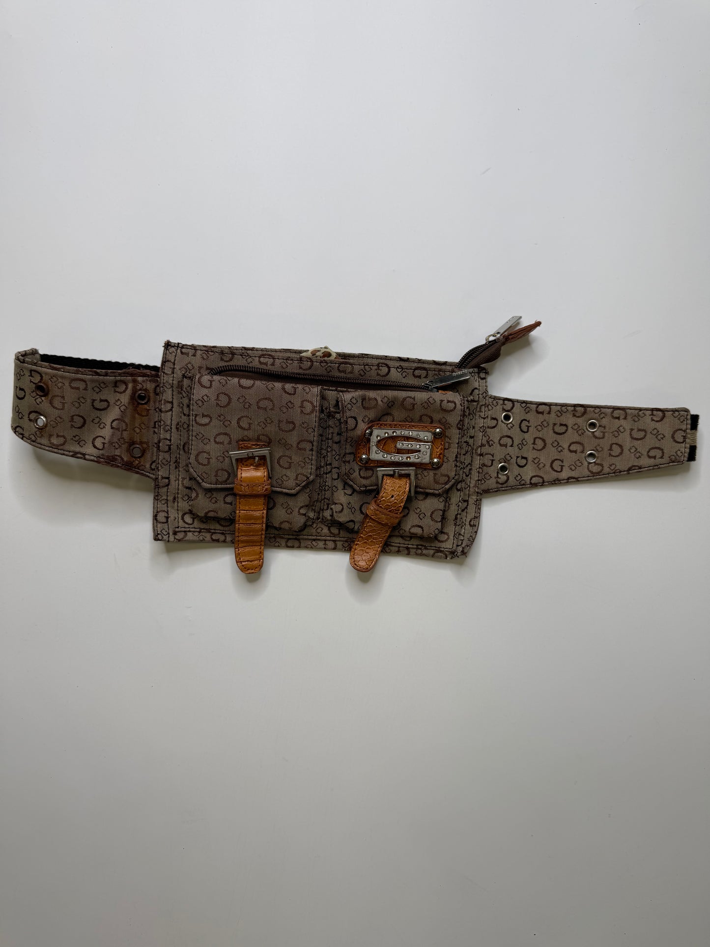 GUESS MONOGRAM FANNY PACK – BROWN