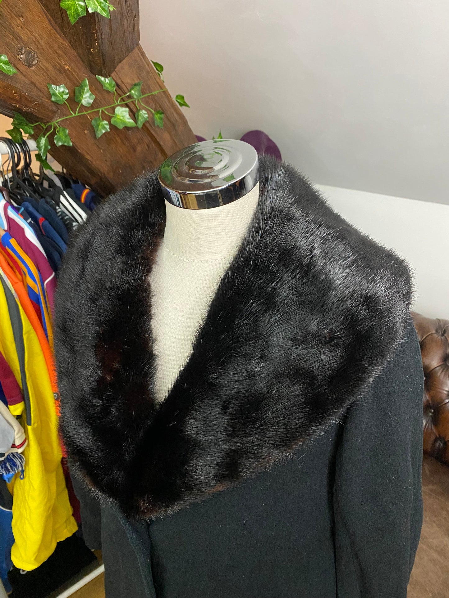 REAL FUR NECK COAT (M)