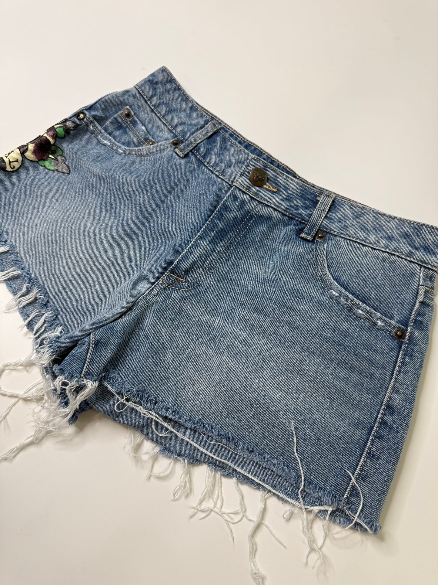 ED HARDY VINTAGE LOVE ETERNAL DENIM CUTOFF SHORTS (S)