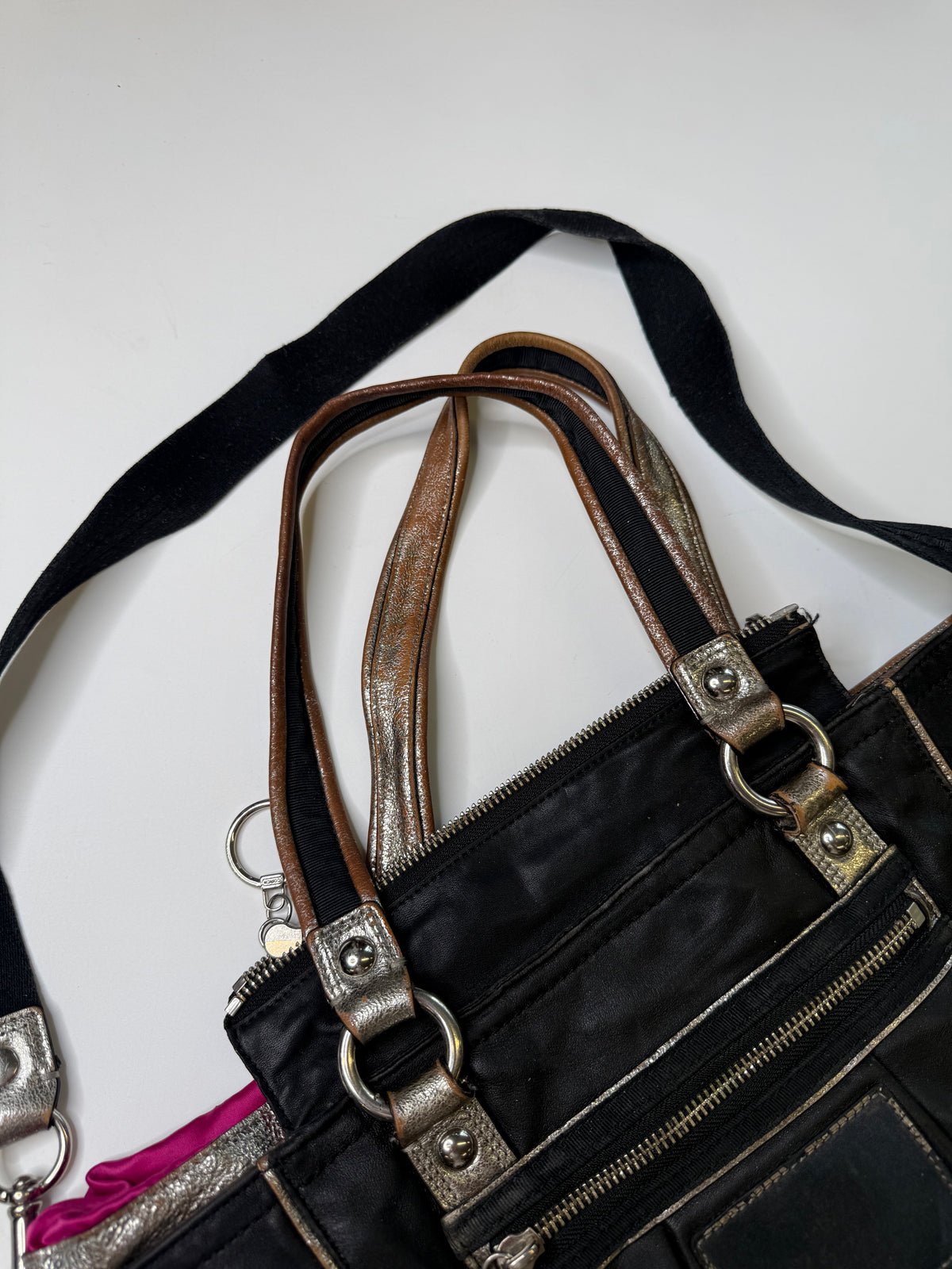 COACH LEATHER TOTE BAG WITH METALLIC TRIM (BLACK)