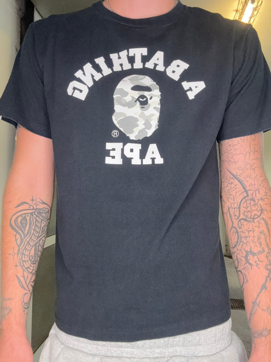 BAPE COLLEGE LOGO TEE – GREY CAMO (L)