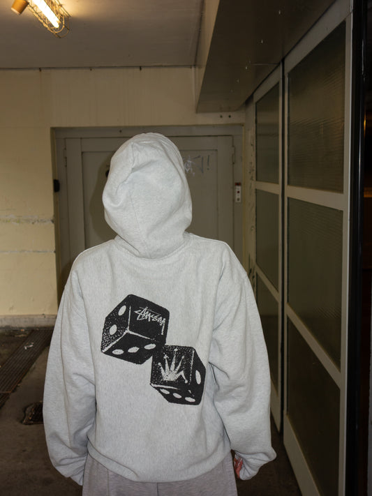 STÜSSY HOODIE (L)
