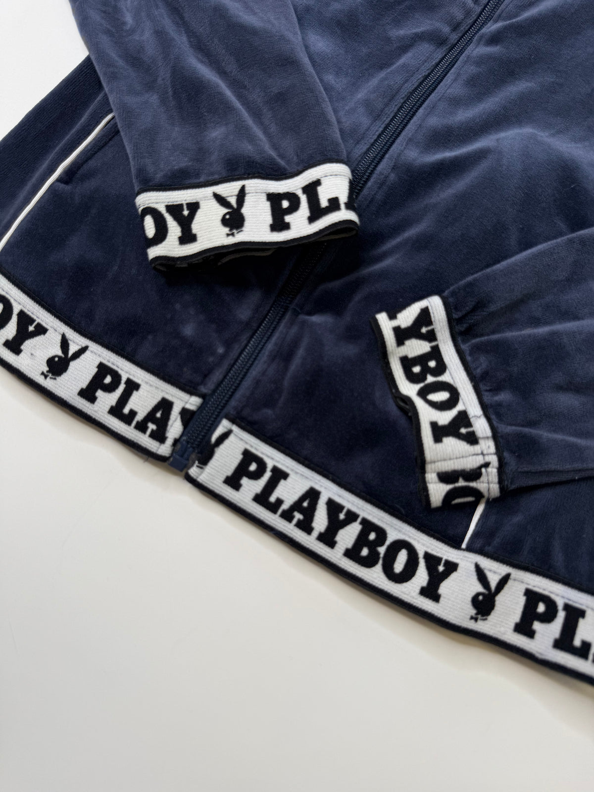 PLAYBOY LOGO BAND VELOUR HOODIE NAVY (S)
