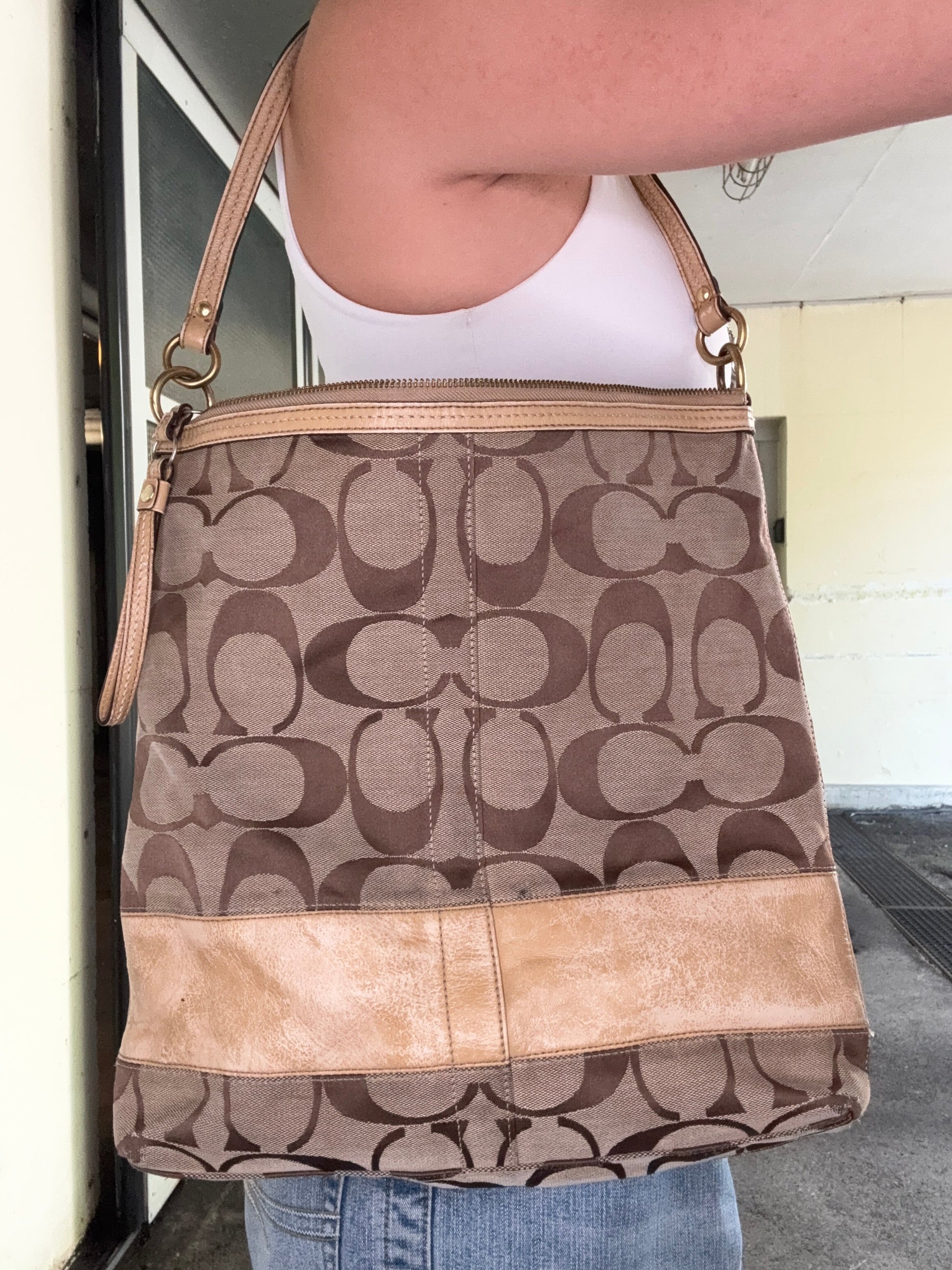 COACH VINTAGE SIGNATURE C TAN CROSSBODY BAG