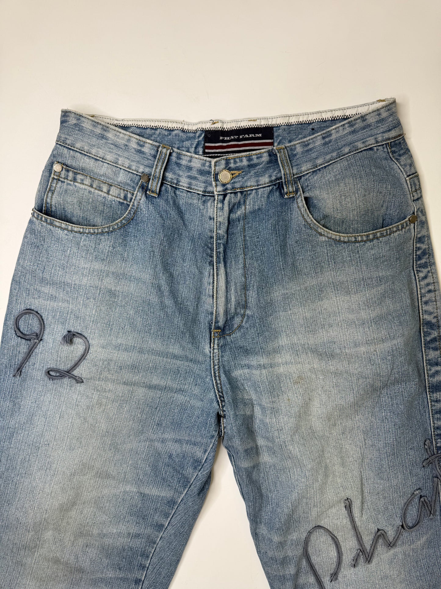 PHAT FARM EMBROIDERED "92" JEANS (BLUE)